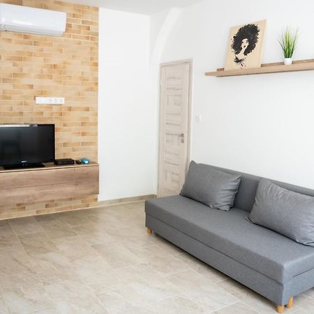 Winestone Corner Apartment Debrecen Bagian luar foto
