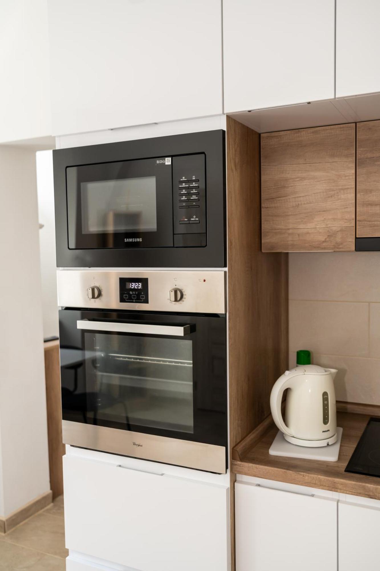 Winestone Corner Apartment Debrecen Bagian luar foto