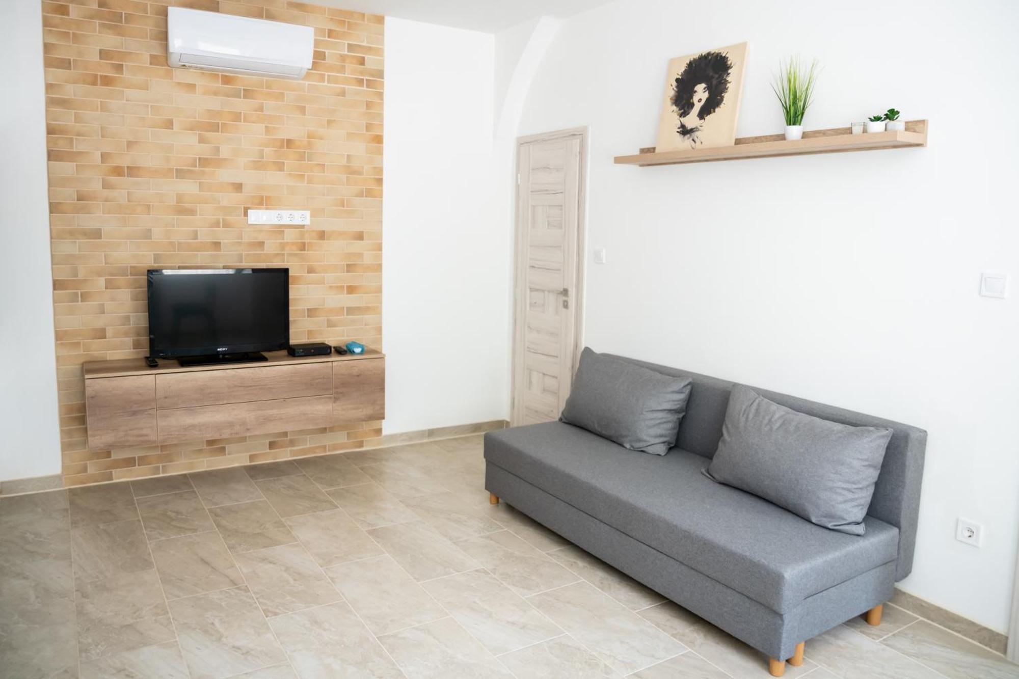 Winestone Corner Apartment Debrecen Bagian luar foto