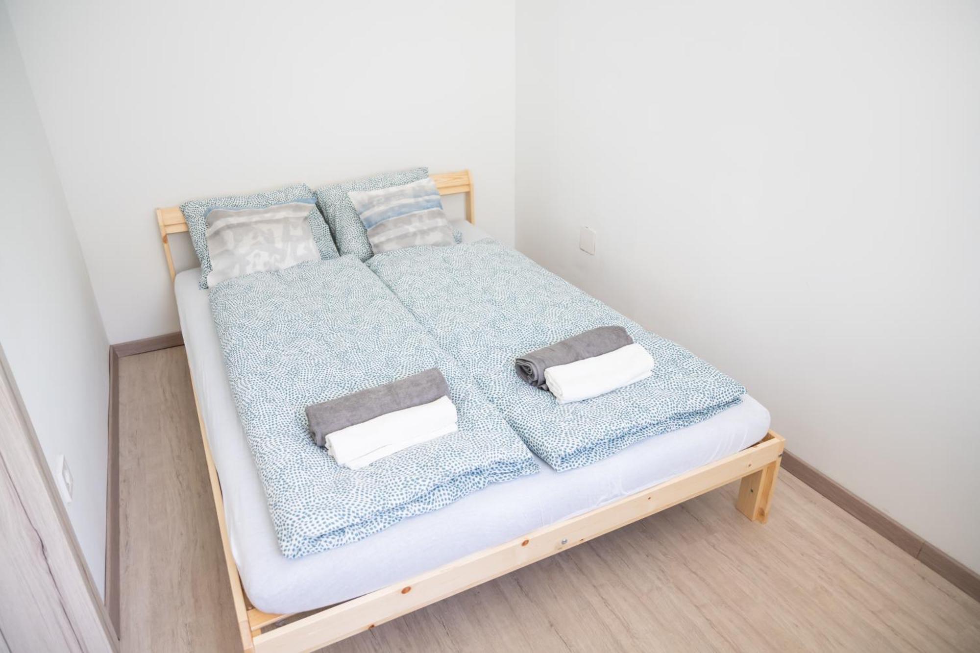Winestone Corner Apartment Debrecen Bagian luar foto