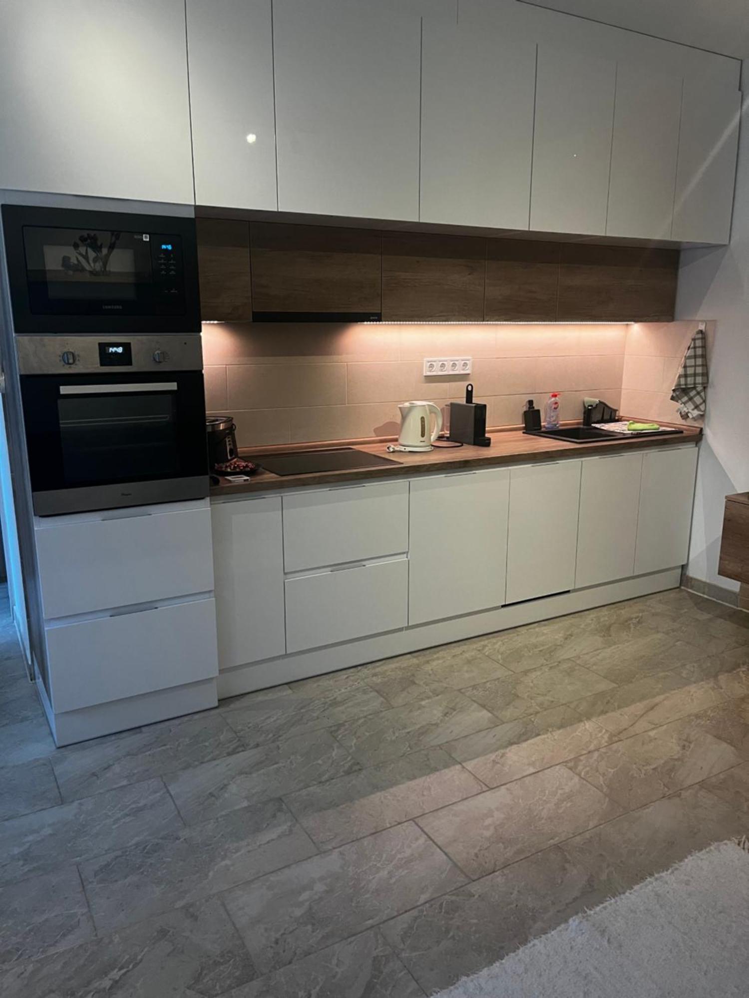 Winestone Corner Apartment Debrecen Bagian luar foto